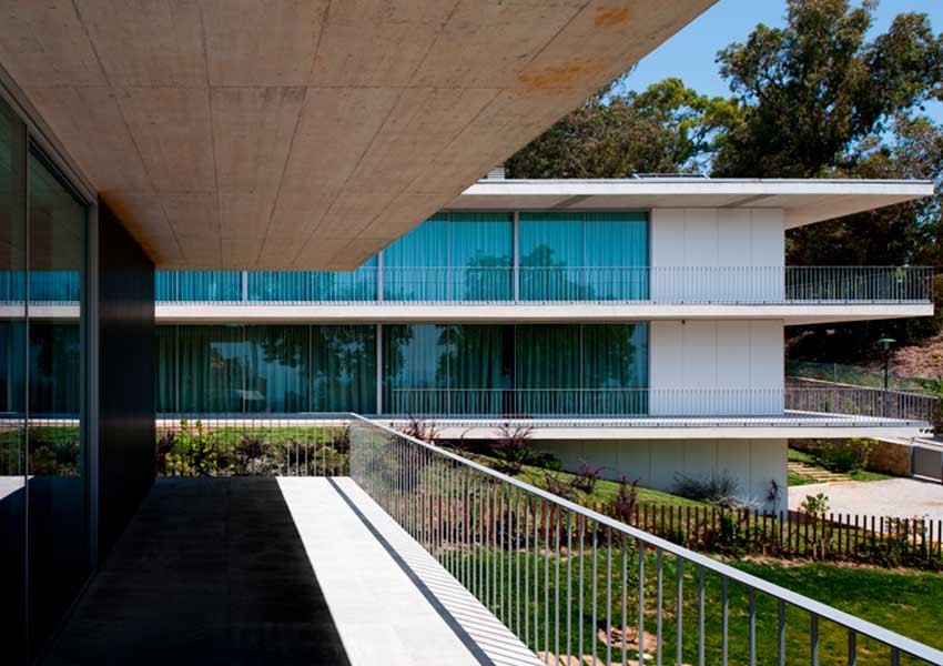ATELIER CENTRAL ARQUITECTOS, Paço d'Arcos houses, José Martinez Silva, Lisbon, Portugal, Architecture, Concrete