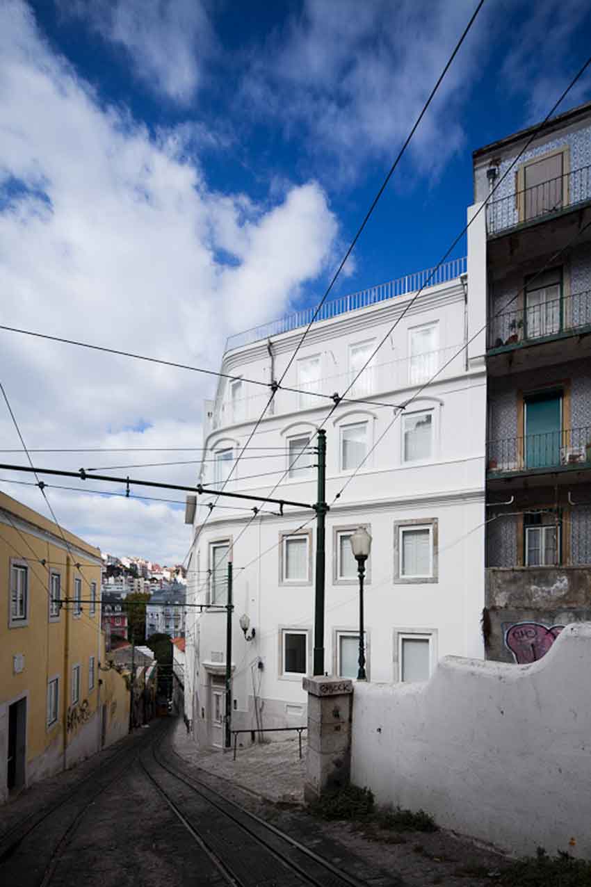 Calçada do Lavra building, Lisbon, Portugal, Architecture, Jorge Mealha, Living, white